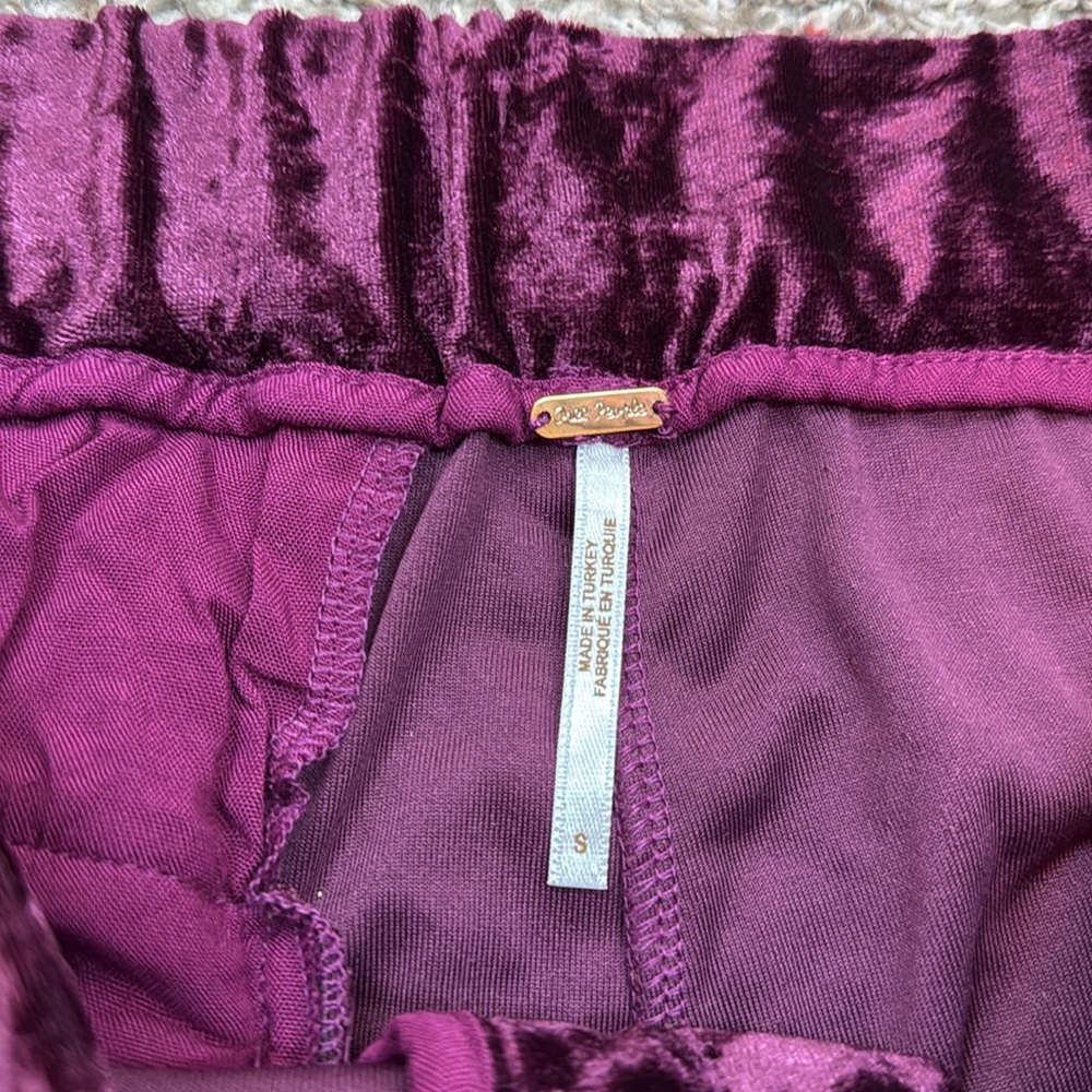 Free People Roma Velvet Shorts Size Small NWOT - Picture 8 of 9